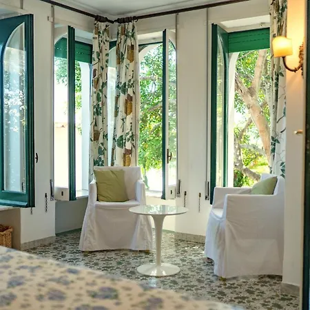 Charming Capri